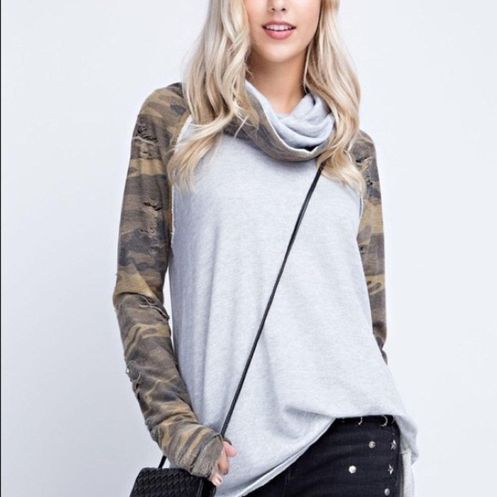 Camo Turtle Neck Sweatshirt